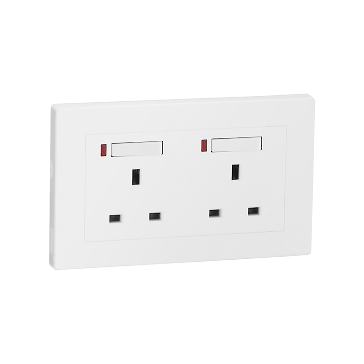 Commercial Double 13A Single Phase Switched Socket na may Lamp