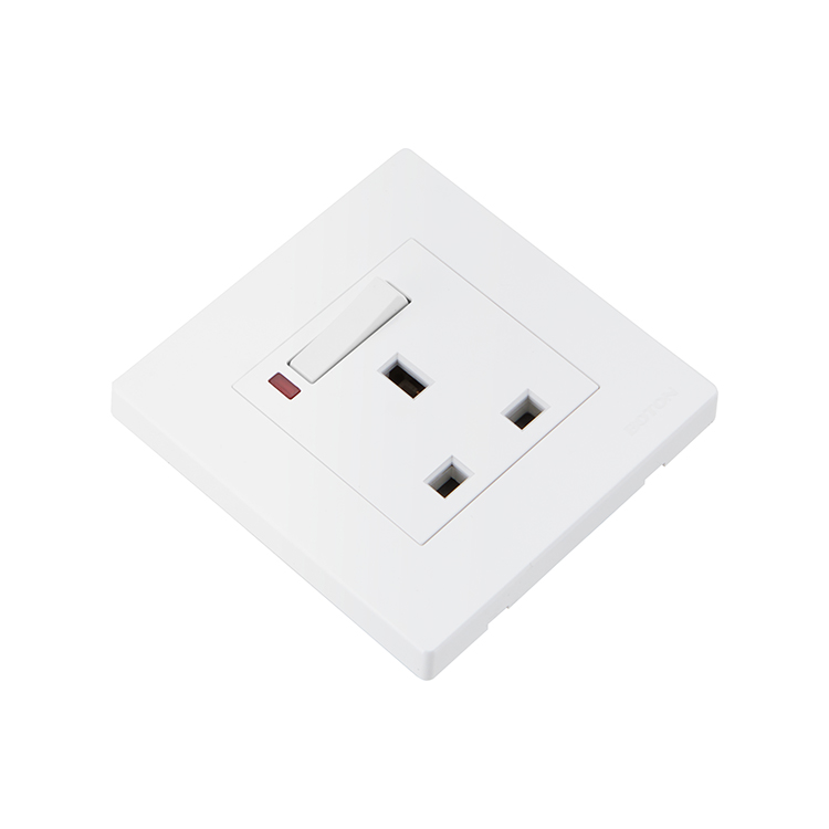 Home 13 AMPS Switched Socket na may Lamp