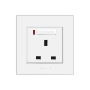 Puting 13A Switched Socket na may Lamp