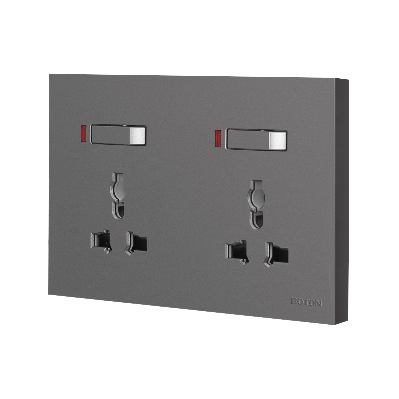 Matibay na 3 Pin Universal Twin Wall Socket