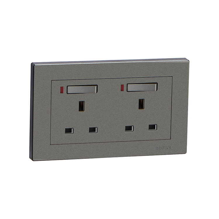 Commercial Double 13A Single Phase Switched Socket na may Lamp